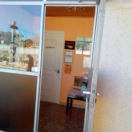 Hostal Lleida Calafell Buitenkant foto