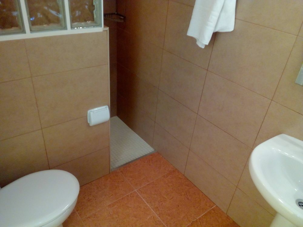 Hostal Lleida Calafell Buitenkant foto